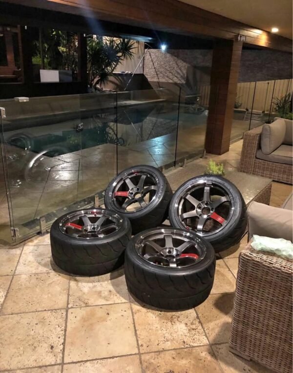 RAYS Engineering TE37SL – 18x10.5 +15 – Pressed Graphite – 5x114.3