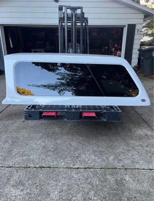 RANCH TRUCK CAP — 2009–2014 FORD F-150 5.5FT BED photo 5 RANCH TRUCK CAP — 2009–2014 FORD F-150 5.5FT BED