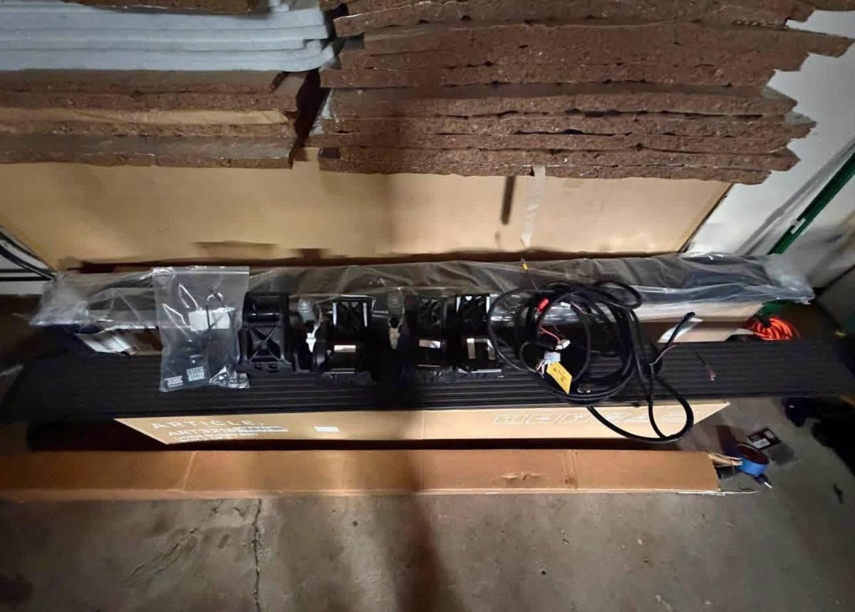 AMP RESEARCH POWERSTEP — FULL SET — LIKE NEW FORD RAPTOR R photo 1 AMP RESEARCH POWERSTEP — FULL SET — LIKE NEW FORD RAPTOR R