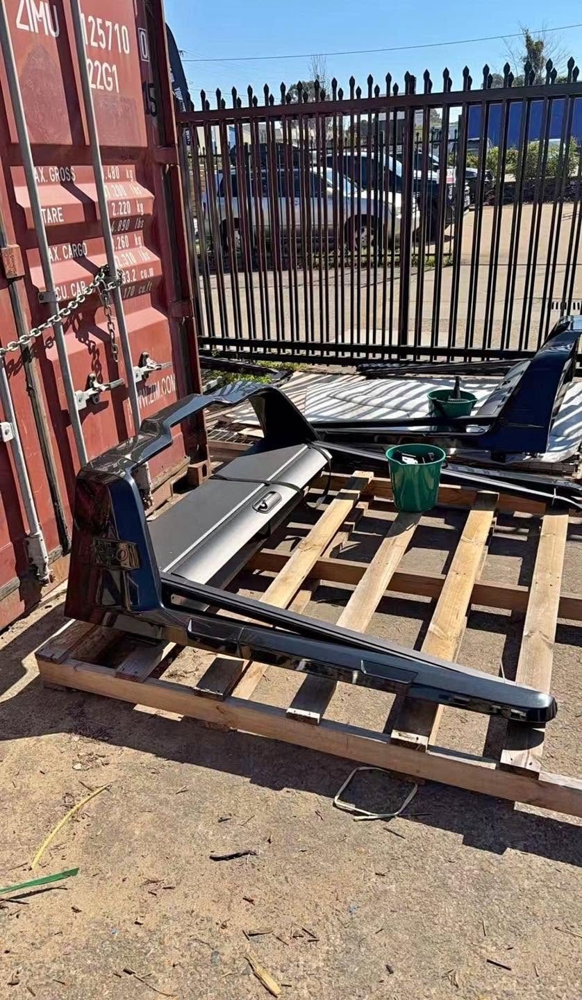 MAZDA BT-50 GENUINE ROLLER SHUTTER + SAILPLANE photo 1 MAZDA BT-50 GENUINE ROLLER SHUTTER + SAILPLANE