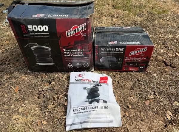 AIR LIFT LOADLIFTER 5000 AIR SPRINGS + WIRELESSONE COMPRESSOR SYSTEM — FORD F-250 SUPER DU