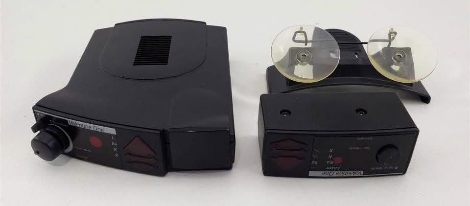 VALENTINE ONE GEN 1 RADAR LOCATOR — COMPLETE PACKAGE photo 3 VALENTINE ONE GEN 1 RADAR LOCATOR — COMPLETE PACKAGE
