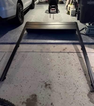 REALTRUCK RETRAX IX MANUAL RETRACTABLE TONNEAU COVER