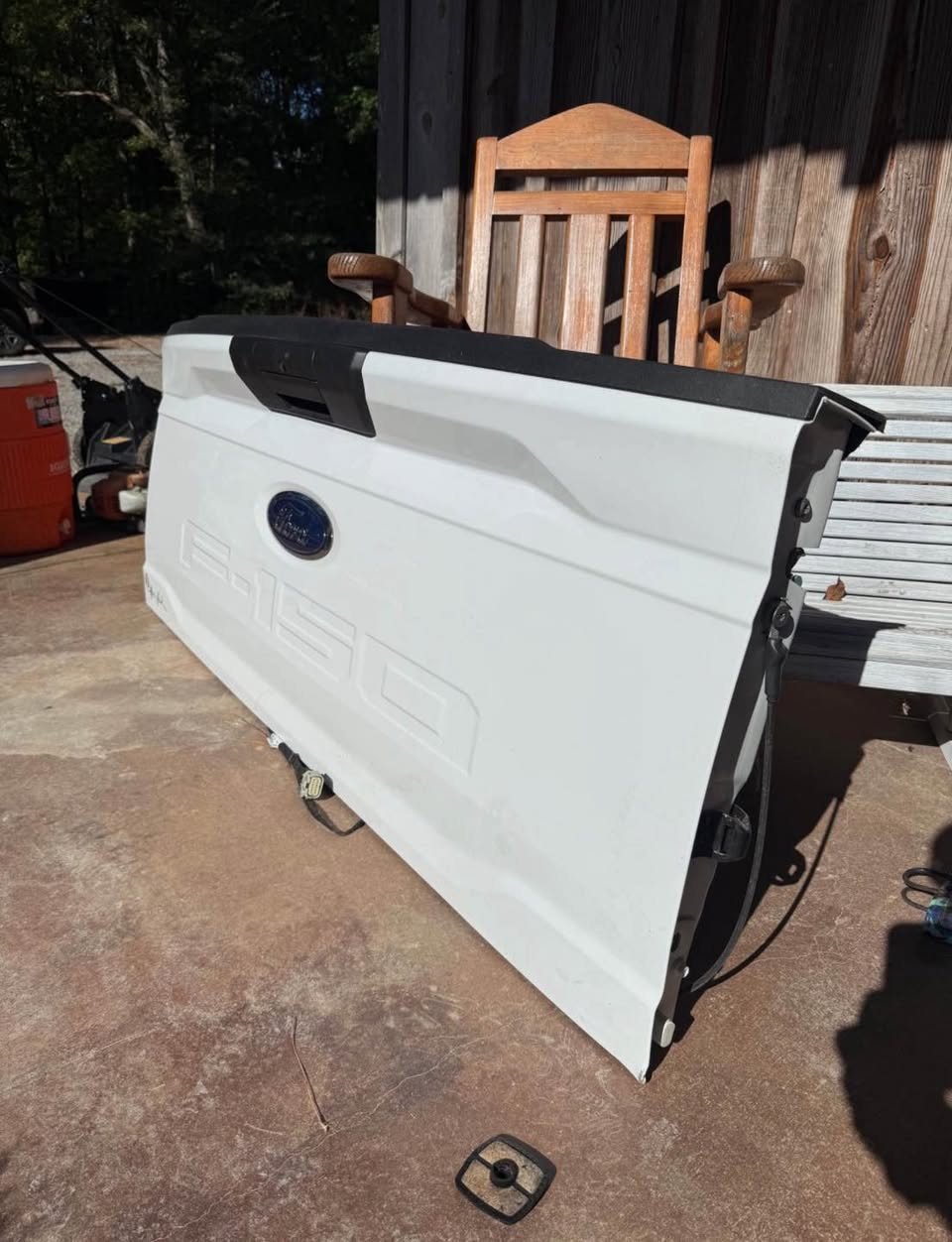 2023 FORD F-150 OEM TAILGATE – WHITE photo 3 2023 FORD F-150 OEM TAILGATE – WHITE