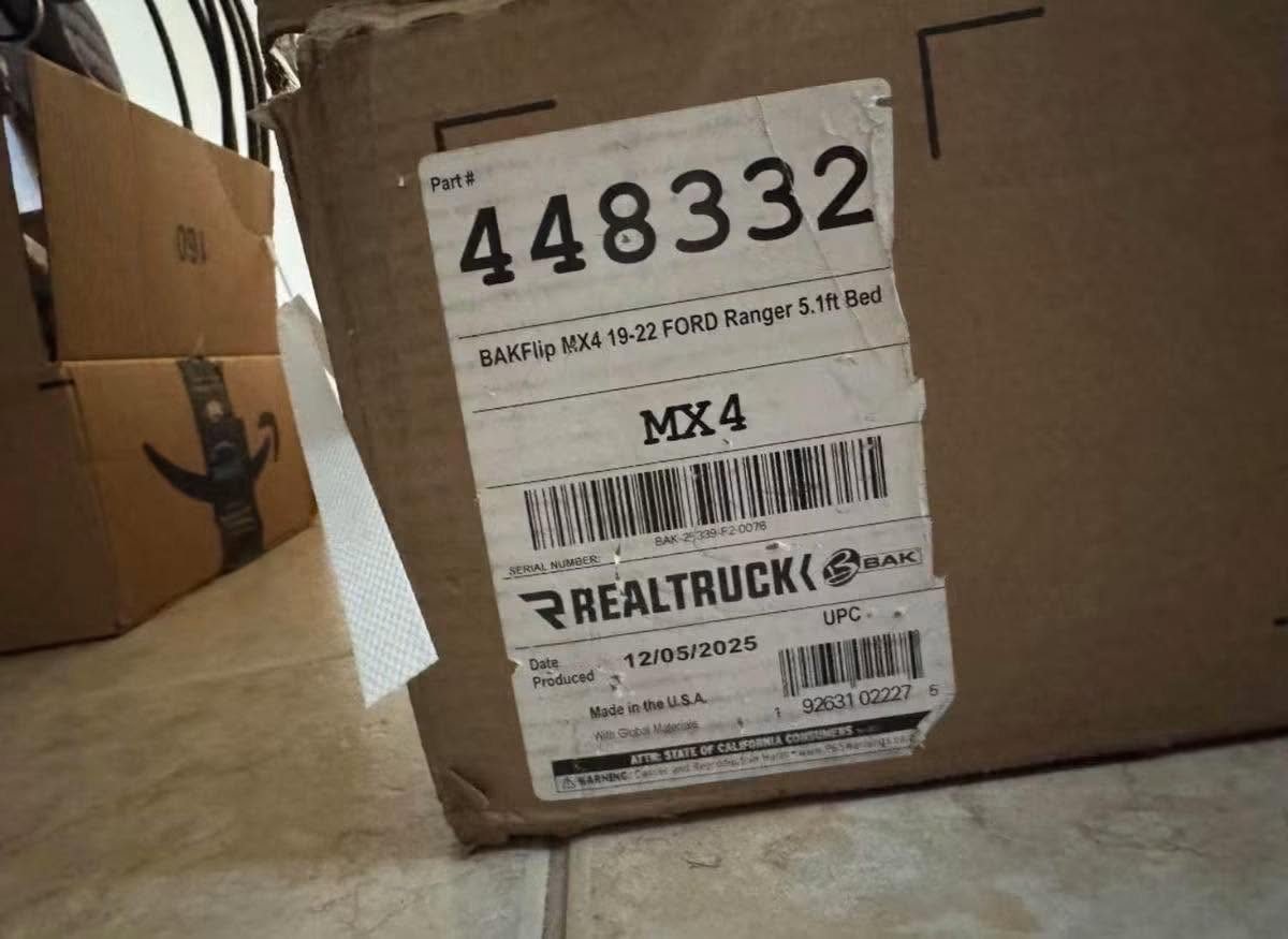 BRAND NEW BAKFLIP MX4 TONNEAU COVER — FORD RANGER 5 FT BED photo 4 BRAND NEW BAKFLIP MX4 TONNEAU COVER — FORD RANGER 5 FT BED