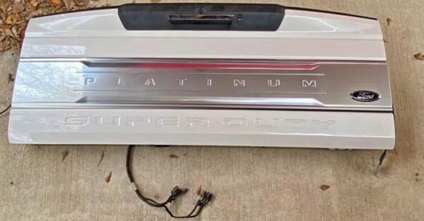 WHITE PLATINUM FORD F-250 TAILGATE W/ CAMERA