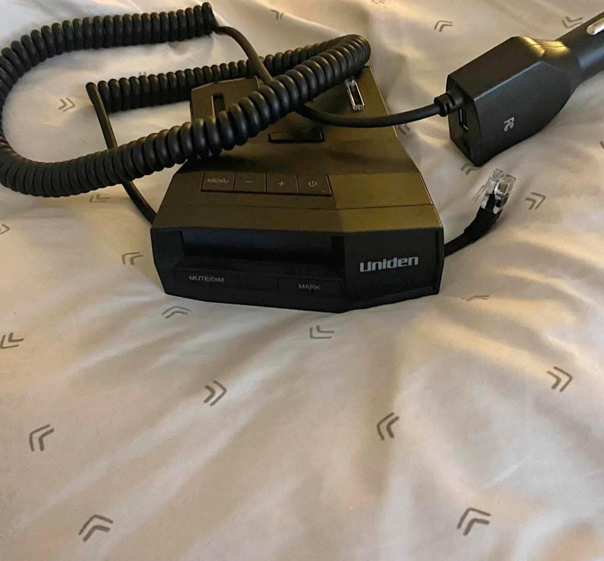 UNIDEN R8W EXTREME LONG-RANGE 360° RADAR/LASER DETECTOR photo 1 UNIDEN R8W EXTREME LONG-RANGE 360° RADAR/LASER DETECTOR