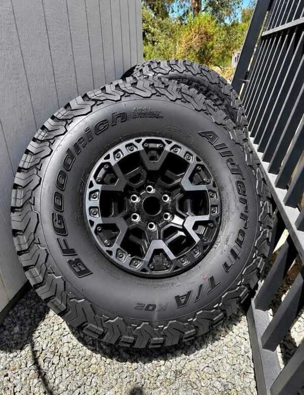 RAPTOR R TAKEOFF SET | 17” BLACK BEADLOCK-STYLE WHEELS | 37” BFGOODRICH KO2 TIRES