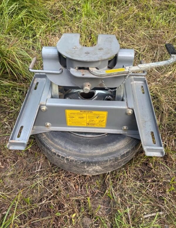 B&W PATRIOT 16,000 LB FIFTH WHEEL HITCH