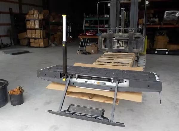 2023–2025 FORD F-250 F-350 KING RANCH FACTORY TAILGATE – STEP + CAMERA HOLE!