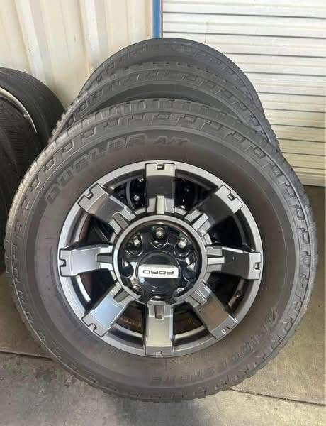 2023 FORD F-250 / F-350 20” OEM WHEELS & BRIDGESTONE TIRES – COMPLETE SET!