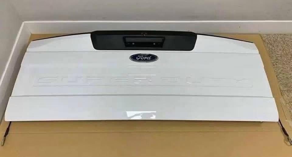 FACTORY OEM — PAINTED WHITE — NEVER USED photo 3 FACTORY OEM, PAINTED WHITE, NEVER USED
