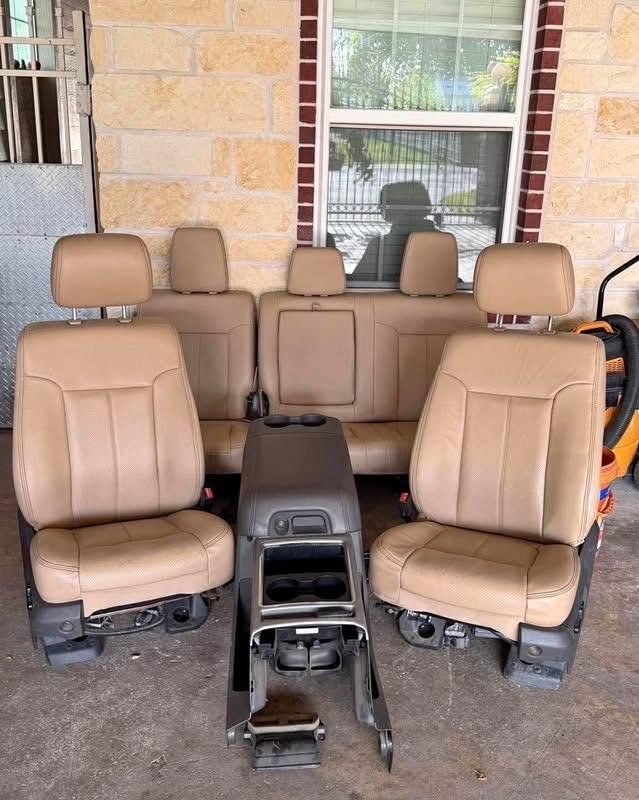 F250 TAN LARIAT LEATHER SEAT & CONSOLE SET – COMPLETE INTERIOR PACKAGE! photo 1 F250 TAN LARIAT LEATHER SEAT & CONSOLE SET, COMPLETE INTERIOR PACKAGE!
