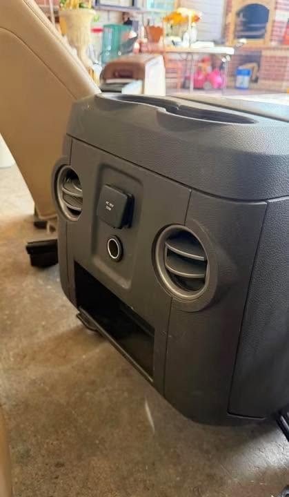 F250 TAN LARIAT LEATHER SEAT & CONSOLE SET – COMPLETE INTERIOR PACKAGE! photo 5 F250 TAN LARIAT LEATHER SEAT & CONSOLE SET, COMPLETE INTERIOR PACKAGE!
