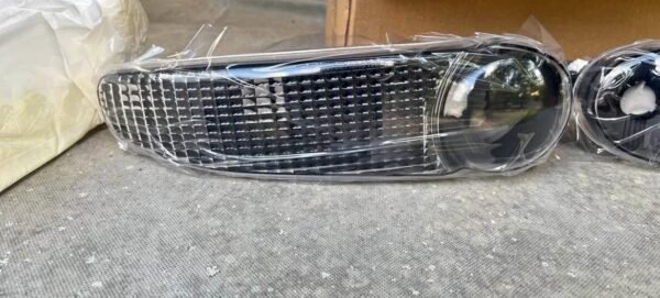 2000–2006 GMC Yukon Denali Bumper Corner Lights