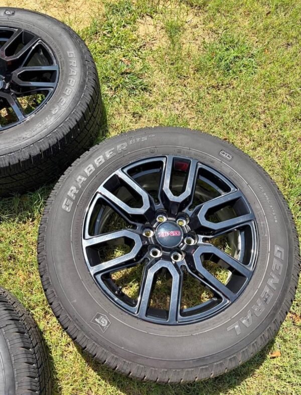 2024 GMC SIERRA 1500 OEM WHEELS & TIRES — CLEAN SET — NO SCRATCHES