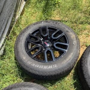 2024 GMC SIERRA 1500 OEM WHEELS & TIRES — CLEAN SET — NO SCRATCHES