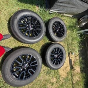 2024 GMC SIERRA 1500 OEM WHEELS & TIRES — CLEAN SET — NO SCRATCHES