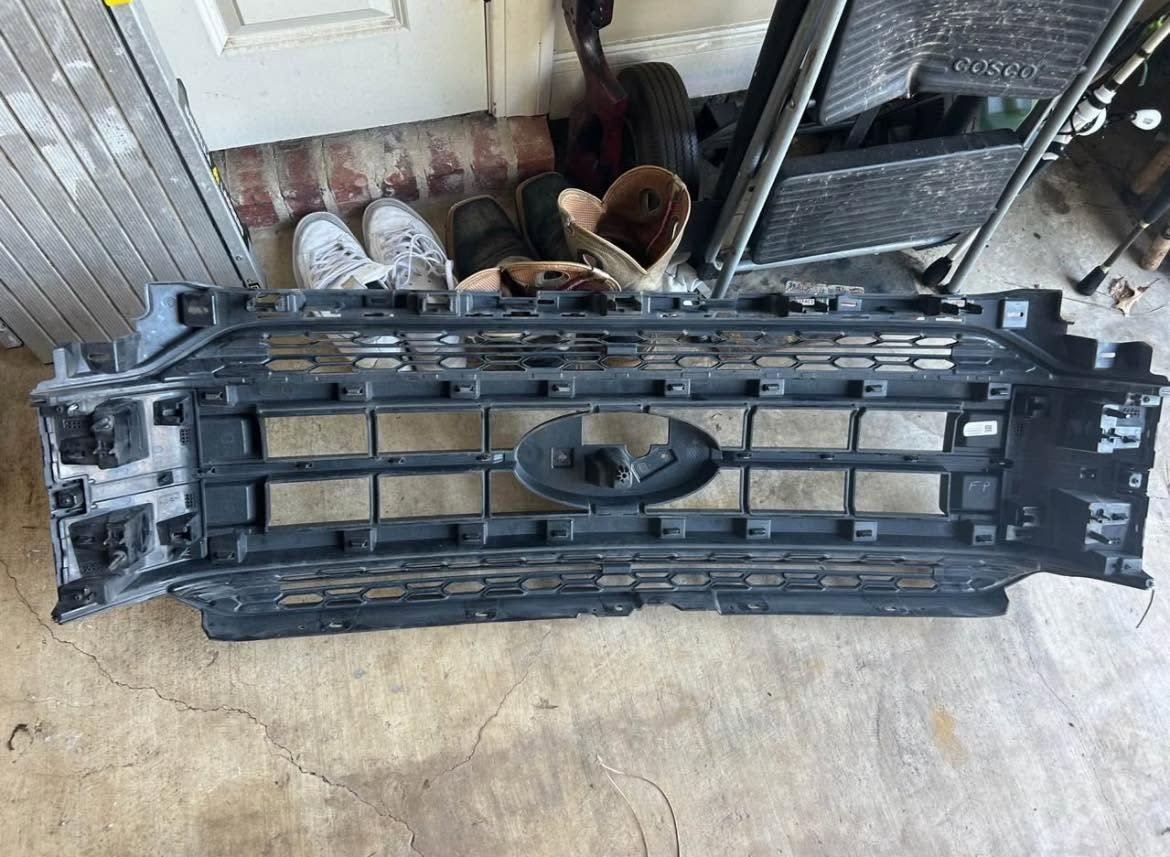 2021–2023 Ford F-150 Front Grille – OEM-Style Replacement photo 2 2021-2023 Ford F-150 Front Grille, OEM-Style Replacement