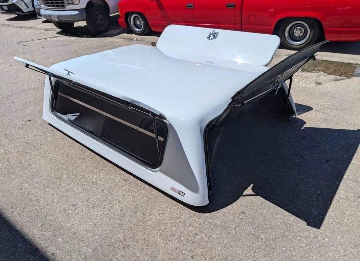 2015-2022 Chevy Truck Cap, 6ft bed photo 1 2015-2022 Chevy Truck Cap, 6ft bed