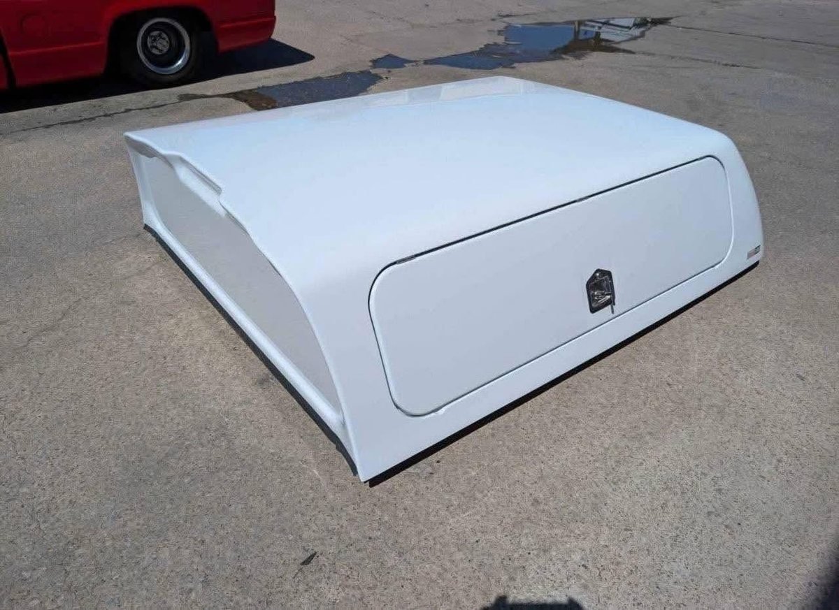 2015-2022 Chevy Truck Cap, 6ft bed photo 3 2015-2022 Chevy Truck Cap, 6ft bed