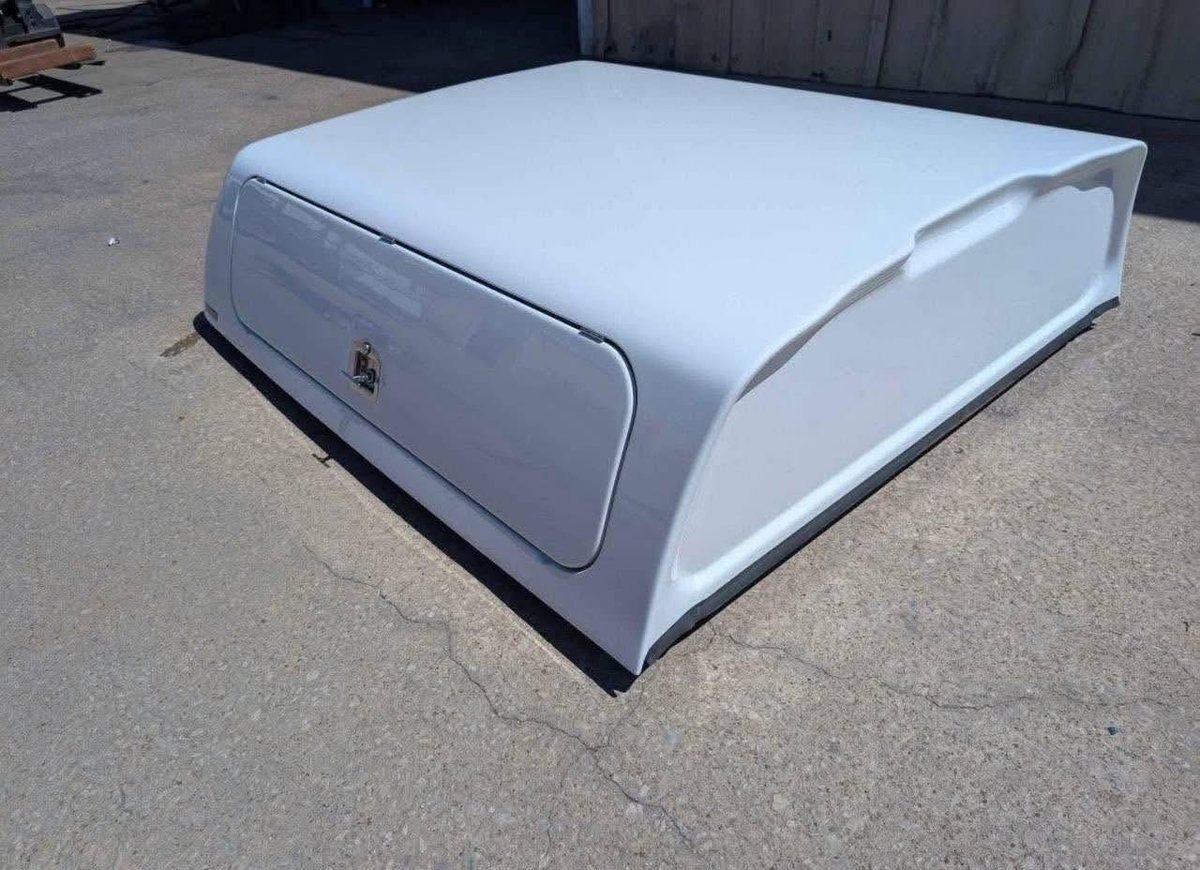 2015-2022 Chevy Truck Cap, 6ft bed photo 4 2015-2022 Chevy Truck Cap, 6ft bed